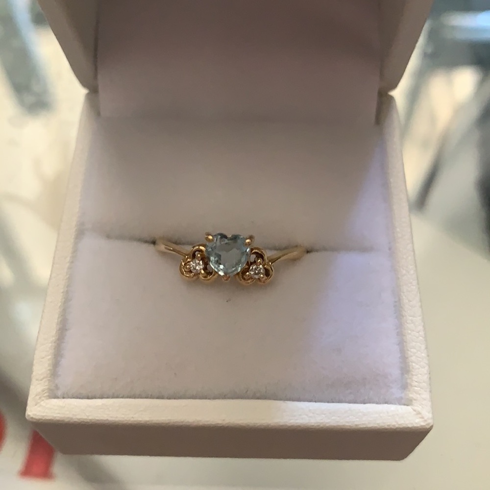 Aquamarine and diamond ring